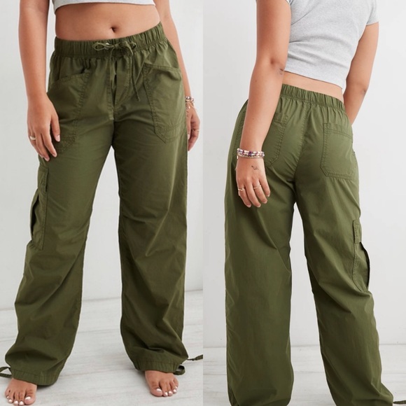 aerie Pants - Aerie Avenue Baggy Cargo Pants in Green Flame